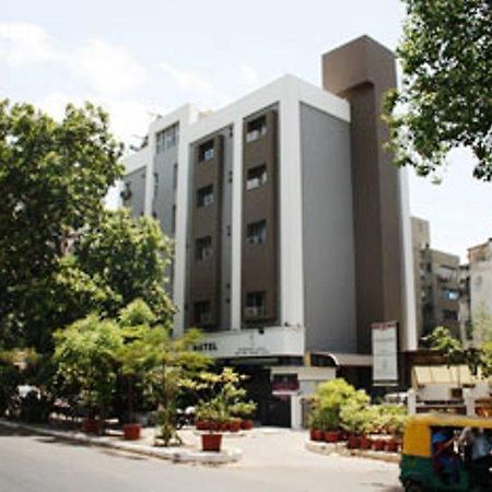 Hotel Dudawat Ahmadábád Kültér fotó