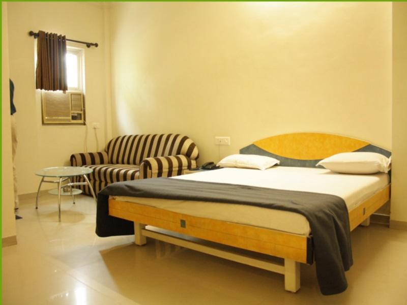 Hotel Dudawat Ahmadábád Kültér fotó